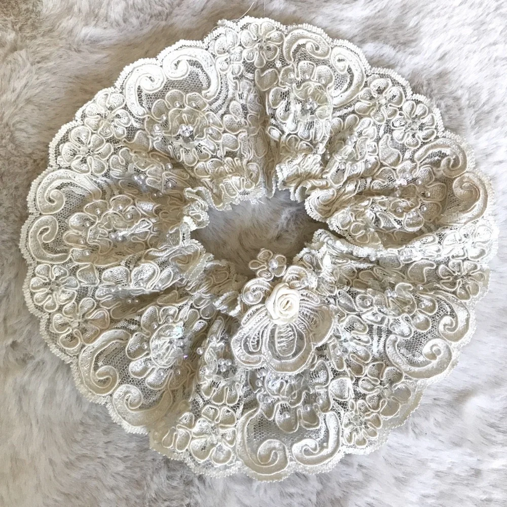 VINTAGE Victoria’s Secret Bridal Lace Garter Band Ivory Pearls Sequins New OS‎